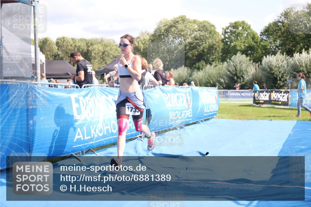 25.08.2024 - Elbe Triathlon Hamburg H.Heesch http://msf.ph/oto/6881389 25.08.2024 12:32:53 Ziel 1733 meine-sportfotos.de