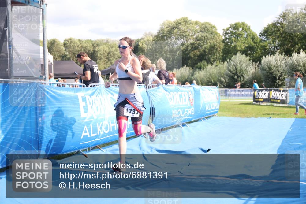 25.08.2024 - Elbe Triathlon Hamburg H.Heesch http://msf.ph/oto/6881391 25.08.2024 12:32:54 Ziel 1733 meine-sportfotos.de