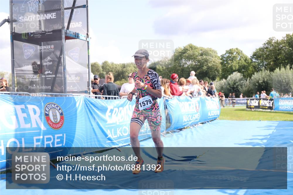 25.08.2024 - Elbe Triathlon Hamburg H.Heesch http://msf.ph/oto/6881392 25.08.2024 11:56:45 Ziel 1579 meine-sportfotos.de