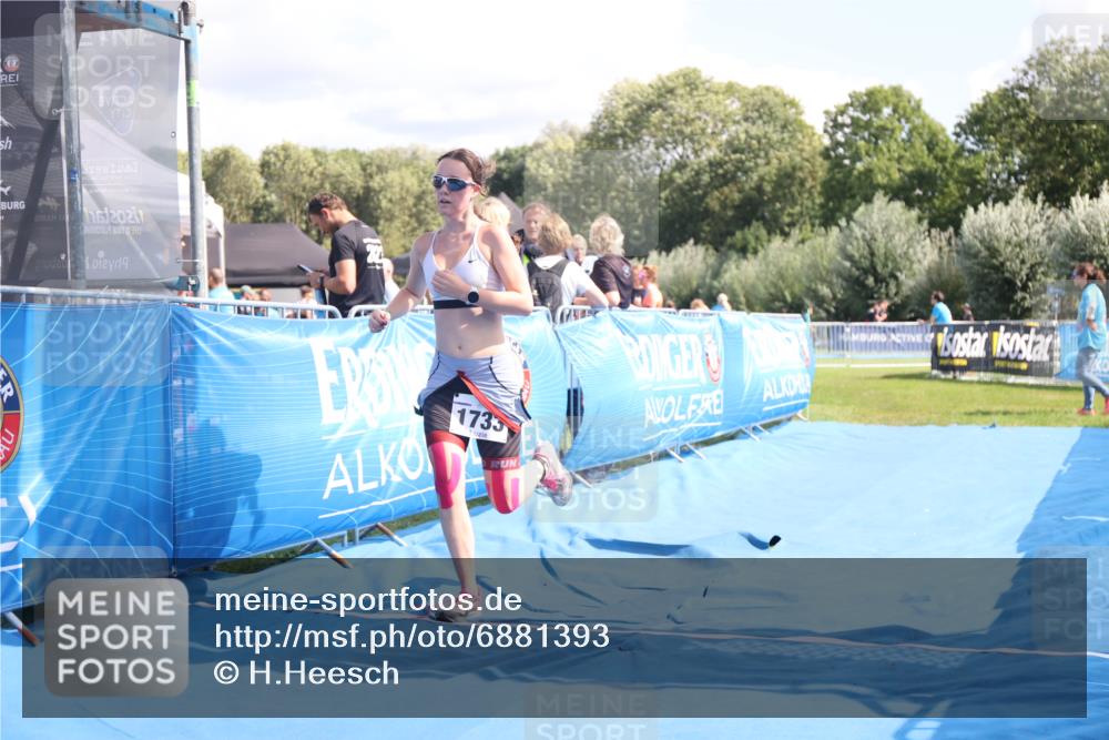 25.08.2024 - Elbe Triathlon Hamburg H.Heesch http://msf.ph/oto/6881393 25.08.2024 12:32:54 Ziel 1733 meine-sportfotos.de