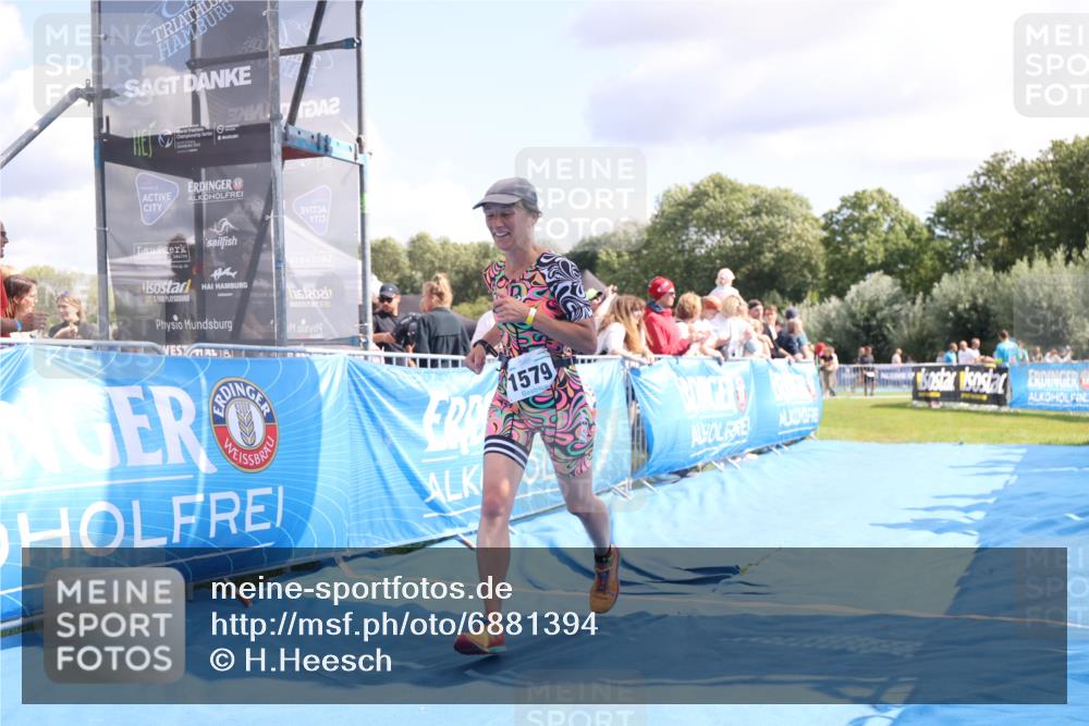 25.08.2024 - Elbe Triathlon Hamburg H.Heesch http://msf.ph/oto/6881394 25.08.2024 11:56:45 Ziel 1579 meine-sportfotos.de