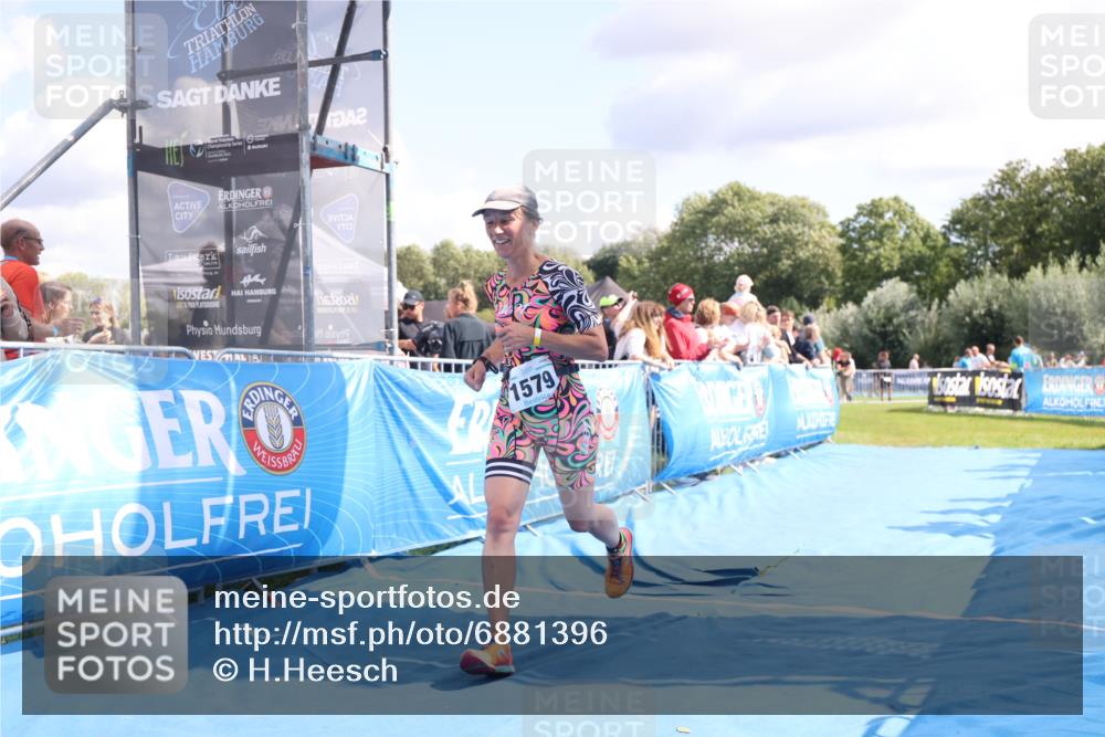 25.08.2024 - Elbe Triathlon Hamburg H.Heesch http://msf.ph/oto/6881396 25.08.2024 11:56:45 Ziel 1579 meine-sportfotos.de