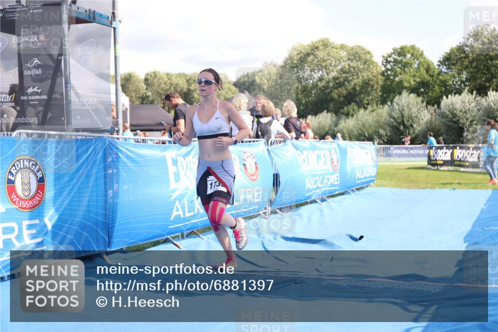 25.08.2024 - Elbe Triathlon Hamburg H.Heesch http://msf.ph/oto/6881397 25.08.2024 12:32:54 Ziel 1733 meine-sportfotos.de