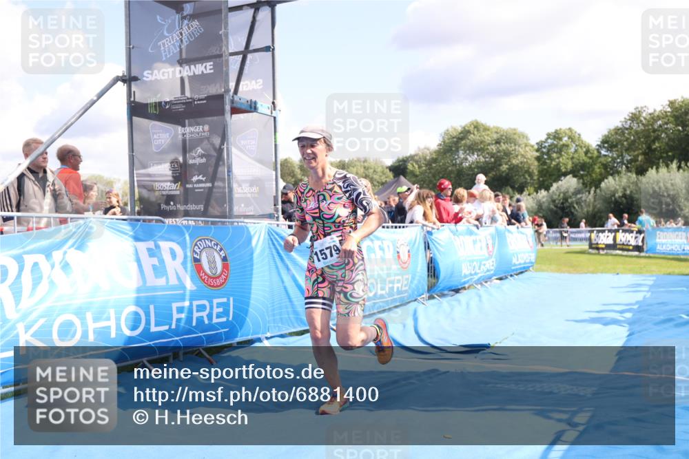 25.08.2024 - Elbe Triathlon Hamburg H.Heesch http://msf.ph/oto/6881400 25.08.2024 11:56:45 Ziel 1579 meine-sportfotos.de