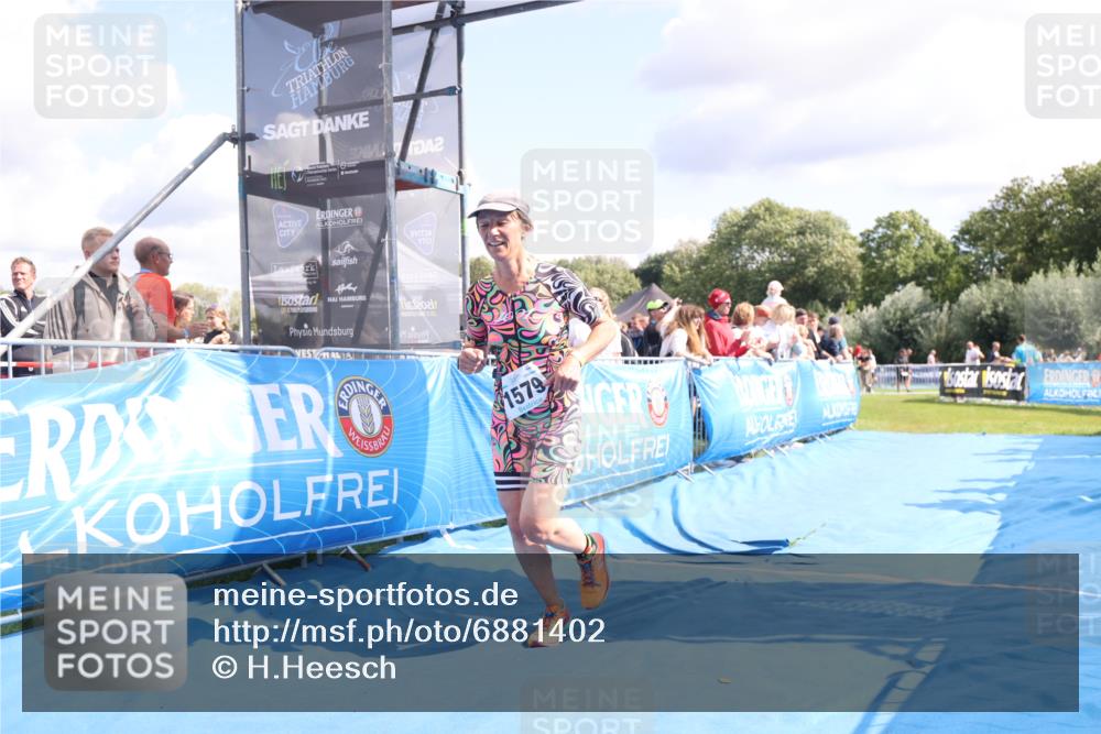 25.08.2024 - Elbe Triathlon Hamburg H.Heesch http://msf.ph/oto/6881402 25.08.2024 11:56:45 Ziel 1579 meine-sportfotos.de