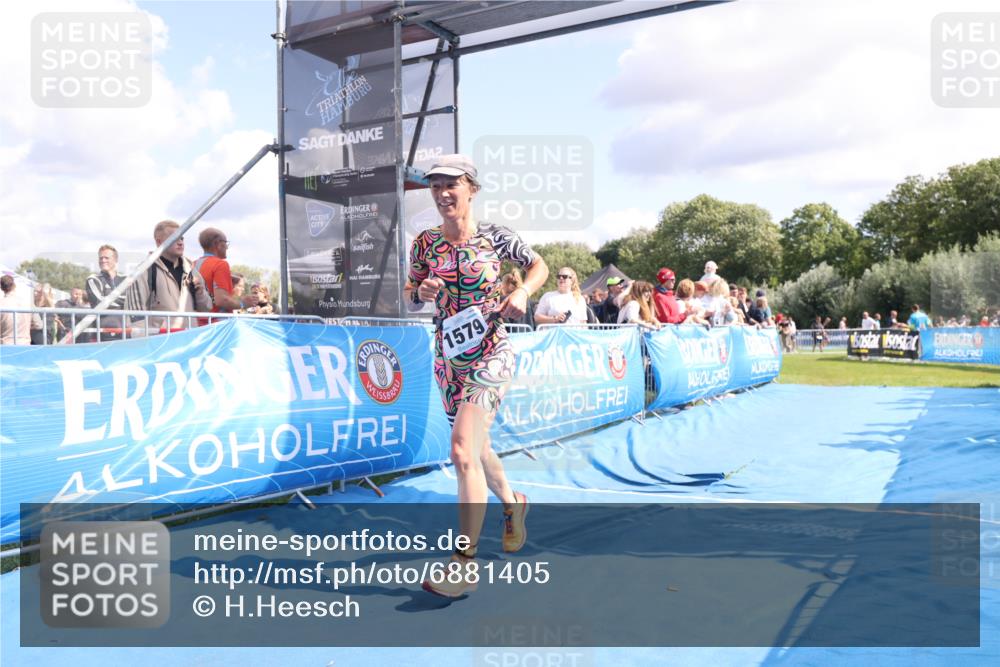 25.08.2024 - Elbe Triathlon Hamburg H.Heesch http://msf.ph/oto/6881405 25.08.2024 11:56:45 Ziel 1579 meine-sportfotos.de
