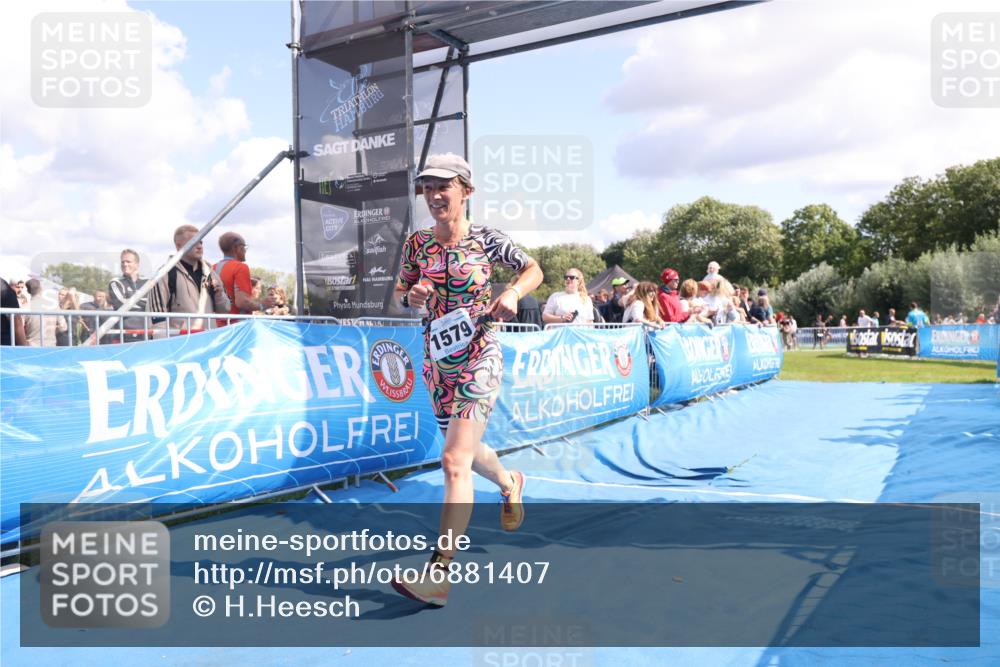 25.08.2024 - Elbe Triathlon Hamburg H.Heesch http://msf.ph/oto/6881407 25.08.2024 11:56:45 Ziel 1579 meine-sportfotos.de