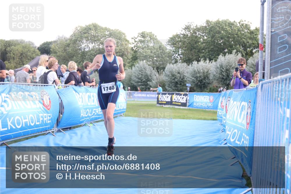 25.08.2024 - Elbe Triathlon Hamburg H.Heesch http://msf.ph/oto/6881408 25.08.2024 12:33:25 Ziel 1740 meine-sportfotos.de