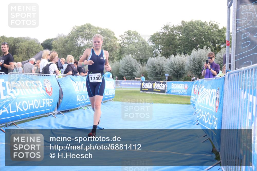 25.08.2024 - Elbe Triathlon Hamburg H.Heesch http://msf.ph/oto/6881412 25.08.2024 12:33:25 Ziel 1740 meine-sportfotos.de