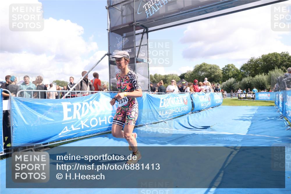 25.08.2024 - Elbe Triathlon Hamburg H.Heesch http://msf.ph/oto/6881413 25.08.2024 11:56:45 Ziel 1579 meine-sportfotos.de