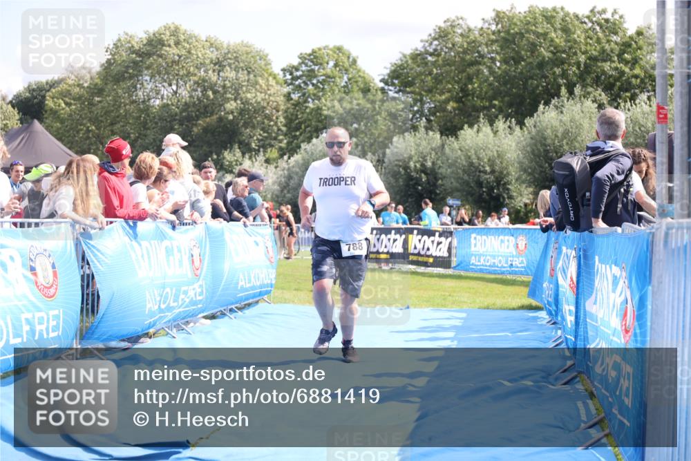 25.08.2024 - Elbe Triathlon Hamburg H.Heesch http://msf.ph/oto/6881419 25.08.2024 11:56:54 Ziel 788, 1518 meine-sportfotos.de