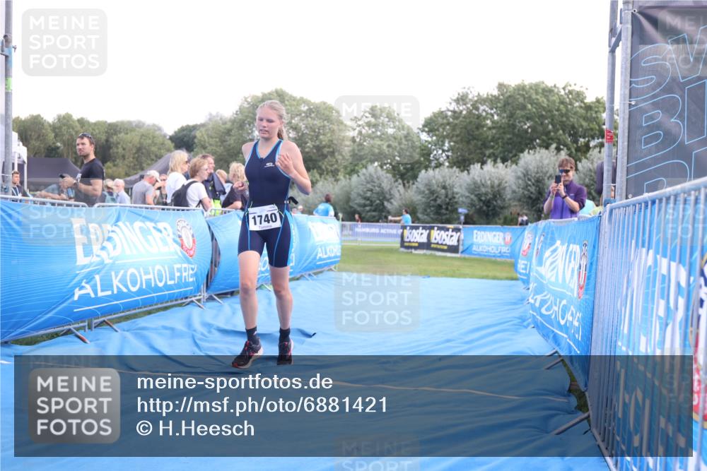 25.08.2024 - Elbe Triathlon Hamburg H.Heesch http://msf.ph/oto/6881421 25.08.2024 12:33:25 Ziel 1740 meine-sportfotos.de