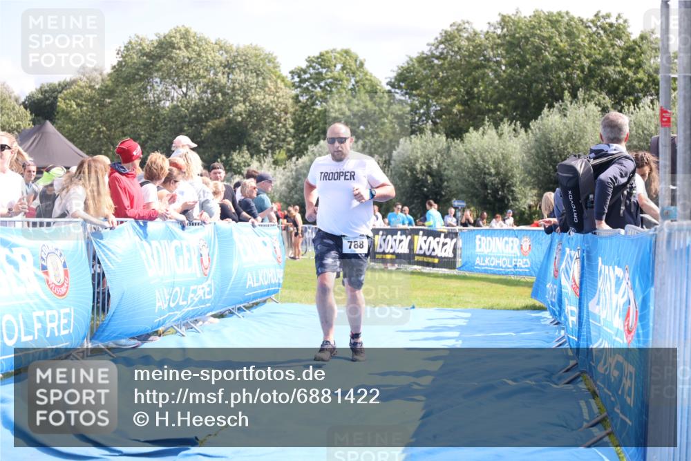 25.08.2024 - Elbe Triathlon Hamburg H.Heesch http://msf.ph/oto/6881422 25.08.2024 11:56:55 Ziel 788, 1518 meine-sportfotos.de