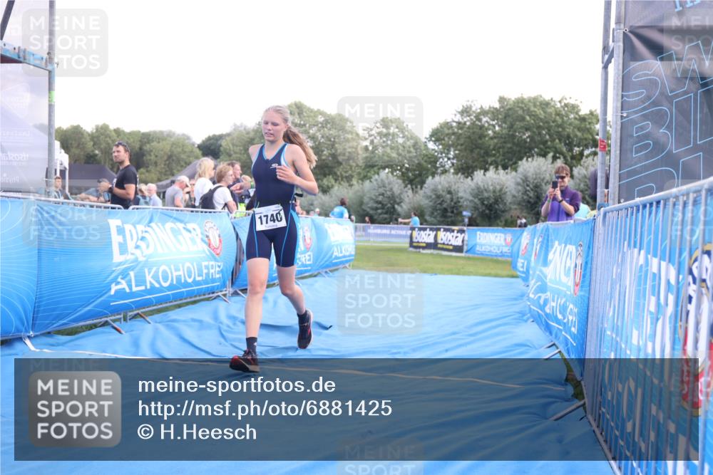 25.08.2024 - Elbe Triathlon Hamburg H.Heesch http://msf.ph/oto/6881425 25.08.2024 12:33:26 Ziel 1740 meine-sportfotos.de