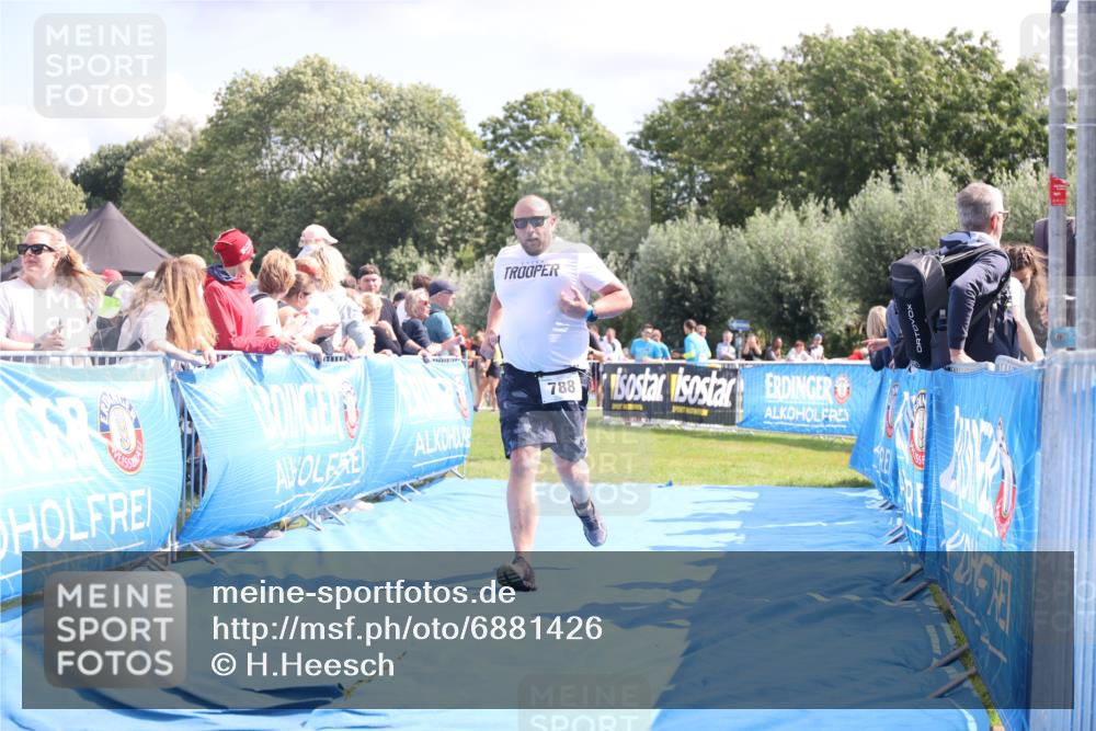 25.08.2024 - Elbe Triathlon Hamburg H.Heesch http://msf.ph/oto/6881426 25.08.2024 11:56:55 Ziel 788, 1518 meine-sportfotos.de