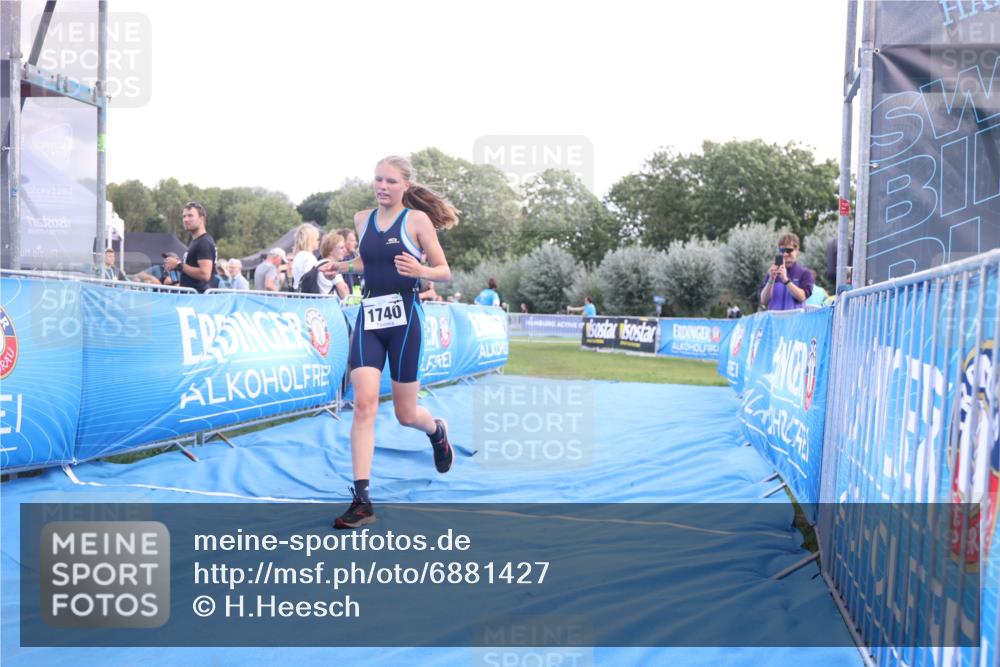 25.08.2024 - Elbe Triathlon Hamburg H.Heesch http://msf.ph/oto/6881427 25.08.2024 12:33:26 Ziel 1740 meine-sportfotos.de