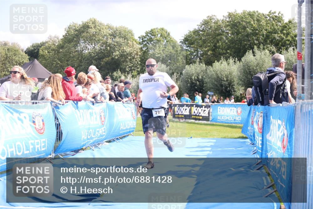 25.08.2024 - Elbe Triathlon Hamburg H.Heesch http://msf.ph/oto/6881428 25.08.2024 11:56:55 Ziel 788, 1518 meine-sportfotos.de