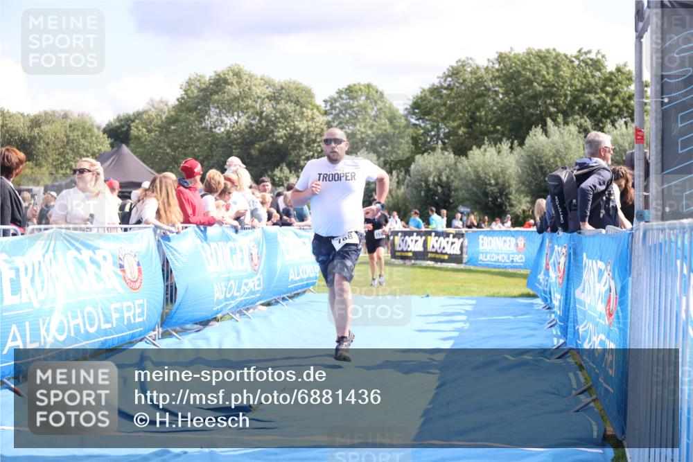 25.08.2024 - Elbe Triathlon Hamburg H.Heesch http://msf.ph/oto/6881436 25.08.2024 11:56:55 Ziel 788, 1518 meine-sportfotos.de