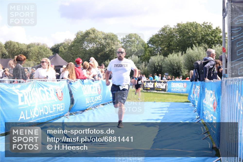 25.08.2024 - Elbe Triathlon Hamburg H.Heesch http://msf.ph/oto/6881441 25.08.2024 11:56:55 Ziel 788, 1518 meine-sportfotos.de