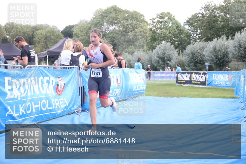 25.08.2024 - Elbe Triathlon Hamburg H.Heesch http://msf.ph/oto/6881448 25.08.2024 12:33:43 Ziel 1737 meine-sportfotos.de