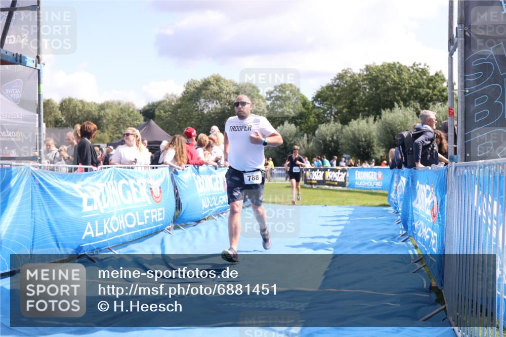 25.08.2024 - Elbe Triathlon Hamburg H.Heesch http://msf.ph/oto/6881451 25.08.2024 11:56:55 Ziel 788, 1518 meine-sportfotos.de