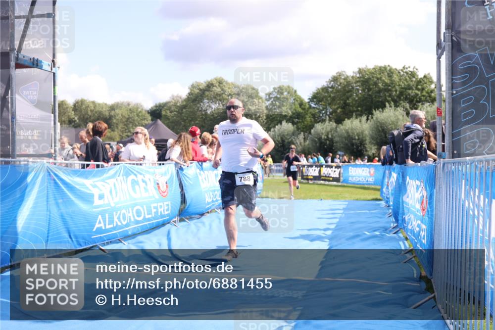 25.08.2024 - Elbe Triathlon Hamburg H.Heesch http://msf.ph/oto/6881455 25.08.2024 11:56:55 Ziel 788, 1518 meine-sportfotos.de