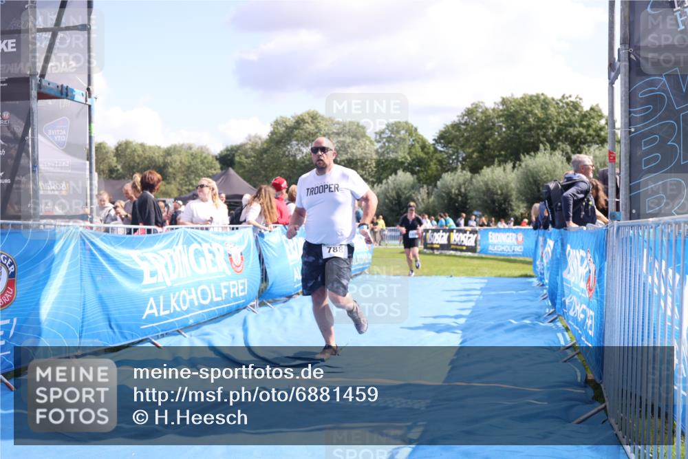 25.08.2024 - Elbe Triathlon Hamburg H.Heesch http://msf.ph/oto/6881459 25.08.2024 11:56:56 Ziel 788, 1518 meine-sportfotos.de