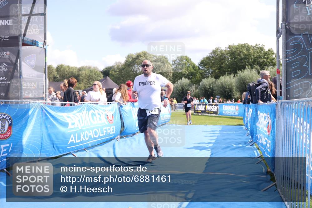 25.08.2024 - Elbe Triathlon Hamburg H.Heesch http://msf.ph/oto/6881461 25.08.2024 11:56:56 Ziel 788, 1518 meine-sportfotos.de