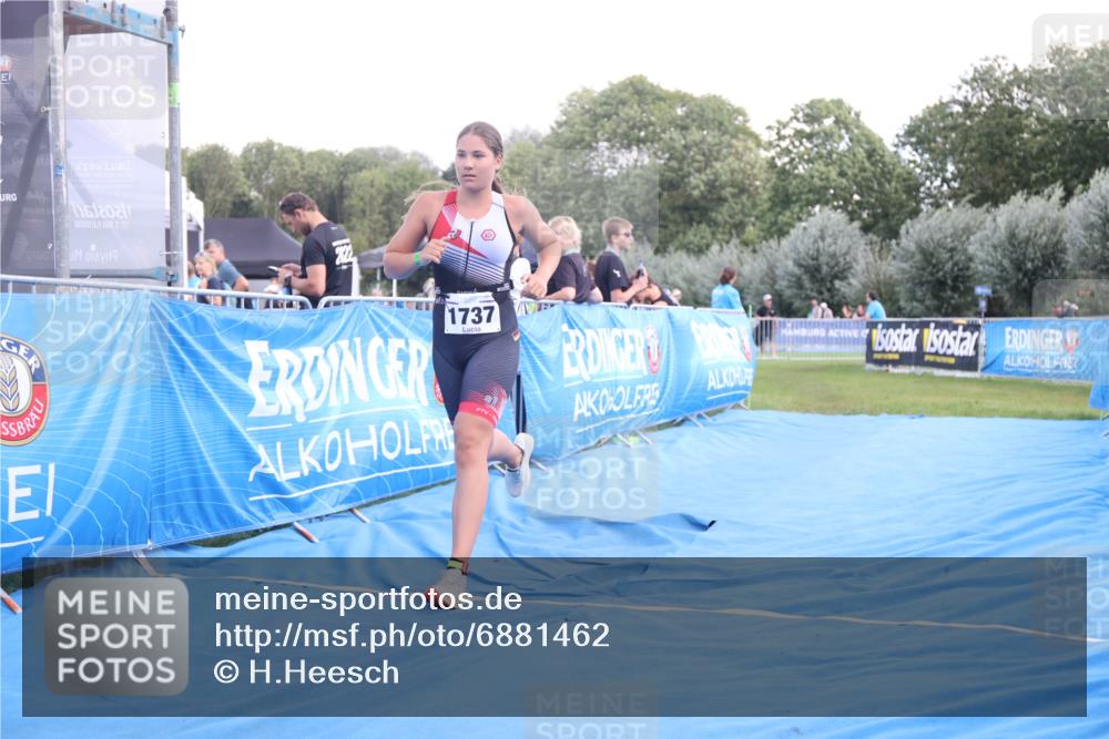 25.08.2024 - Elbe Triathlon Hamburg H.Heesch http://msf.ph/oto/6881462 25.08.2024 12:33:43 Ziel 1737 meine-sportfotos.de