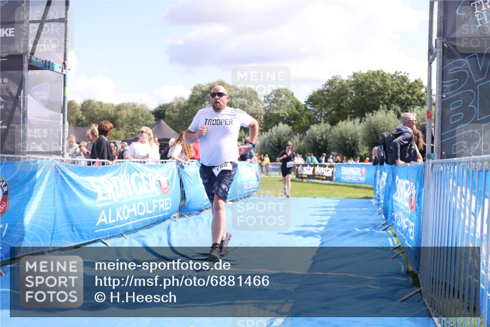25.08.2024 - Elbe Triathlon Hamburg H.Heesch http://msf.ph/oto/6881466 25.08.2024 11:56:56 Ziel 788, 1518 meine-sportfotos.de