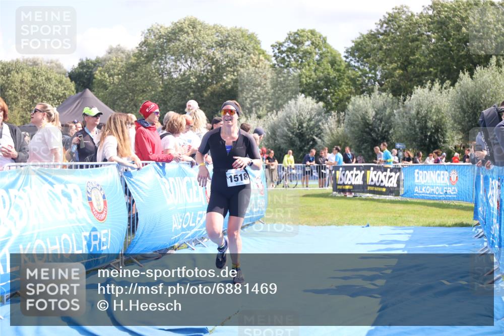 25.08.2024 - Elbe Triathlon Hamburg H.Heesch http://msf.ph/oto/6881469 25.08.2024 11:56:58 Ziel 788, 1518 meine-sportfotos.de