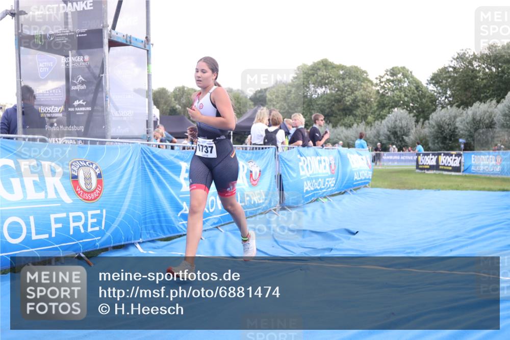 25.08.2024 - Elbe Triathlon Hamburg H.Heesch http://msf.ph/oto/6881474 25.08.2024 12:33:43 Ziel 1737 meine-sportfotos.de