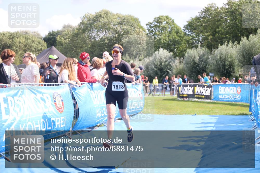 25.08.2024 - Elbe Triathlon Hamburg H.Heesch http://msf.ph/oto/6881475 25.08.2024 11:56:58 Ziel 788, 1518 meine-sportfotos.de