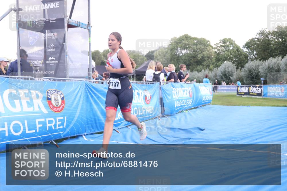 25.08.2024 - Elbe Triathlon Hamburg H.Heesch http://msf.ph/oto/6881476 25.08.2024 12:33:43 Ziel 1737 meine-sportfotos.de