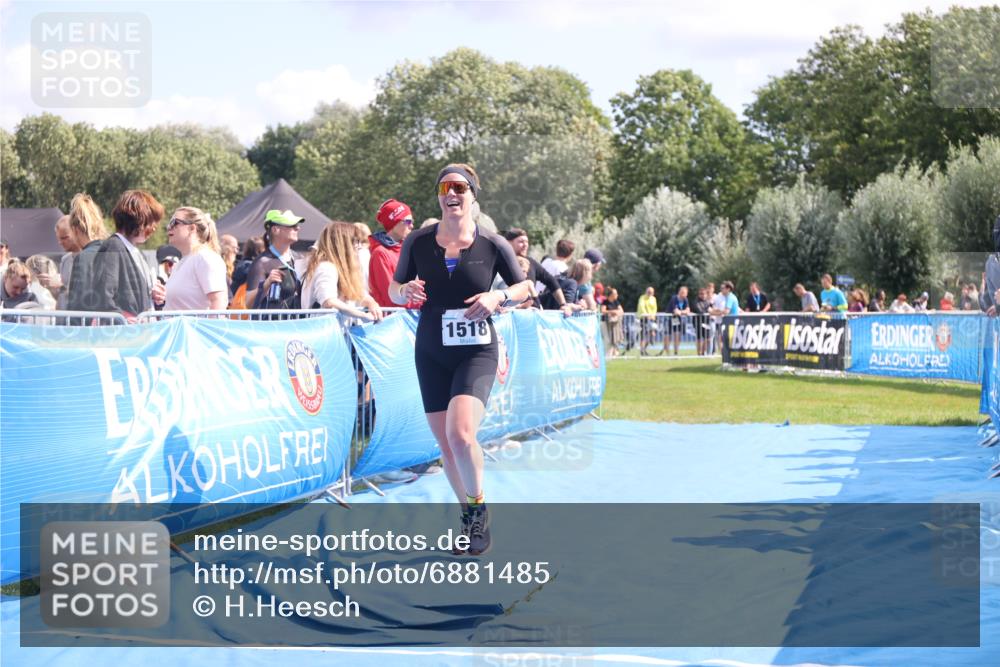 25.08.2024 - Elbe Triathlon Hamburg H.Heesch http://msf.ph/oto/6881485 25.08.2024 11:56:59 Ziel 788, 1492, 1518 meine-sportfotos.de