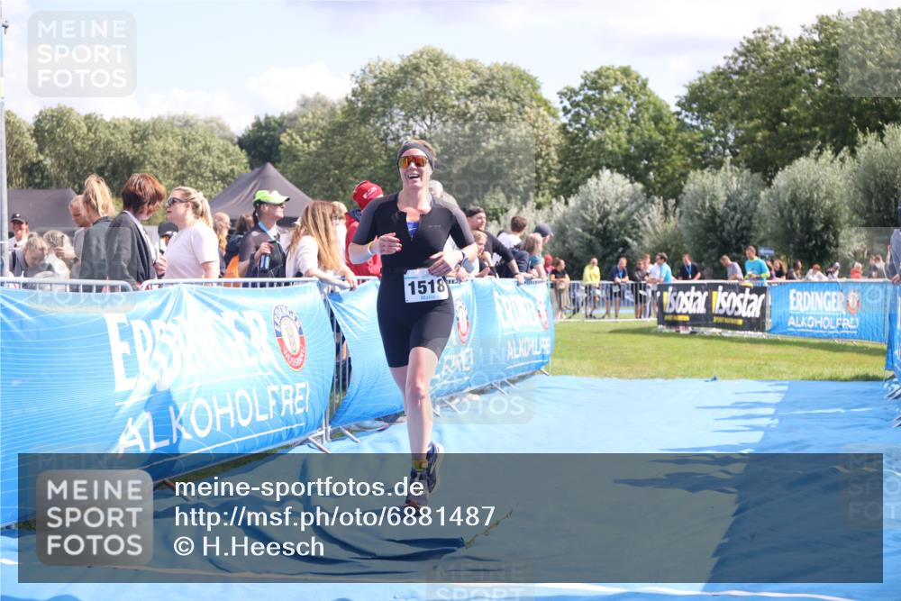 25.08.2024 - Elbe Triathlon Hamburg H.Heesch http://msf.ph/oto/6881487 25.08.2024 11:56:59 Ziel 788, 1492, 1518 meine-sportfotos.de