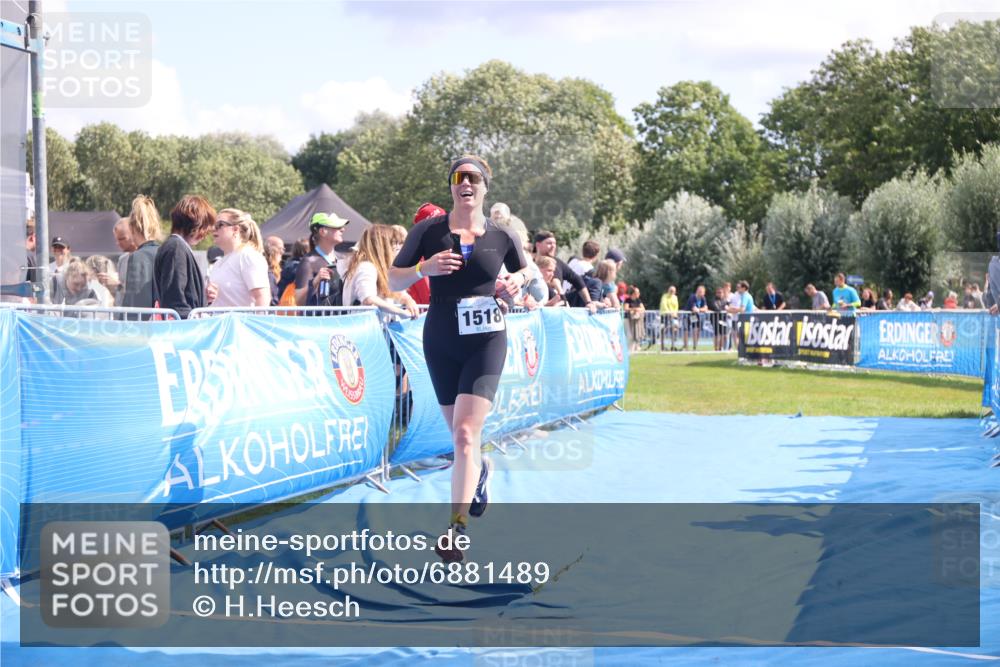 25.08.2024 - Elbe Triathlon Hamburg H.Heesch http://msf.ph/oto/6881489 25.08.2024 11:56:59 Ziel 788, 1492, 1518 meine-sportfotos.de
