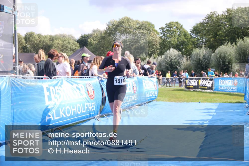 25.08.2024 - Elbe Triathlon Hamburg H.Heesch http://msf.ph/oto/6881491 25.08.2024 11:56:59 Ziel 788, 1492, 1518 meine-sportfotos.de