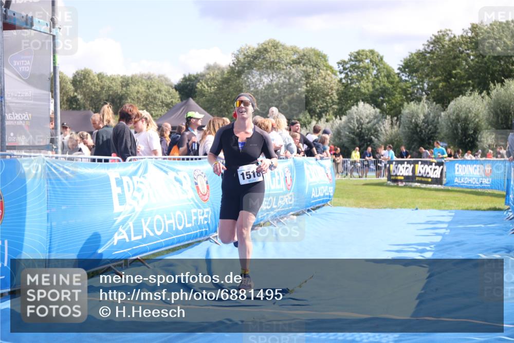 25.08.2024 - Elbe Triathlon Hamburg H.Heesch http://msf.ph/oto/6881495 25.08.2024 11:56:59 Ziel 788, 1492, 1518 meine-sportfotos.de
