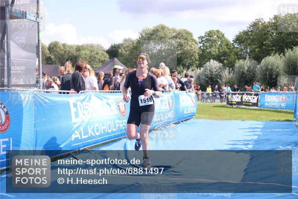 25.08.2024 - Elbe Triathlon Hamburg H.Heesch http://msf.ph/oto/6881497 25.08.2024 11:56:59 Ziel 788, 1492, 1518 meine-sportfotos.de
