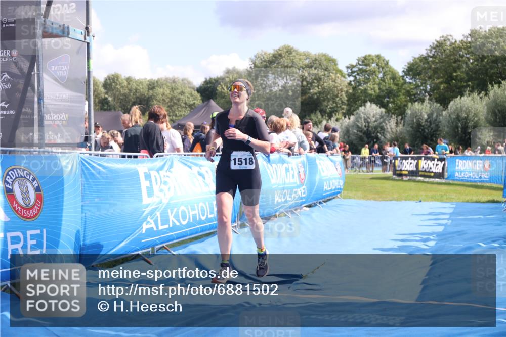 25.08.2024 - Elbe Triathlon Hamburg H.Heesch http://msf.ph/oto/6881502 25.08.2024 11:56:59 Ziel 788, 1492, 1518 meine-sportfotos.de