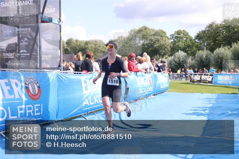25.08.2024 - Elbe Triathlon Hamburg H.Heesch http://msf.ph/oto/6881510 25.08.2024 11:56:59 Ziel 788, 1492, 1518 meine-sportfotos.de