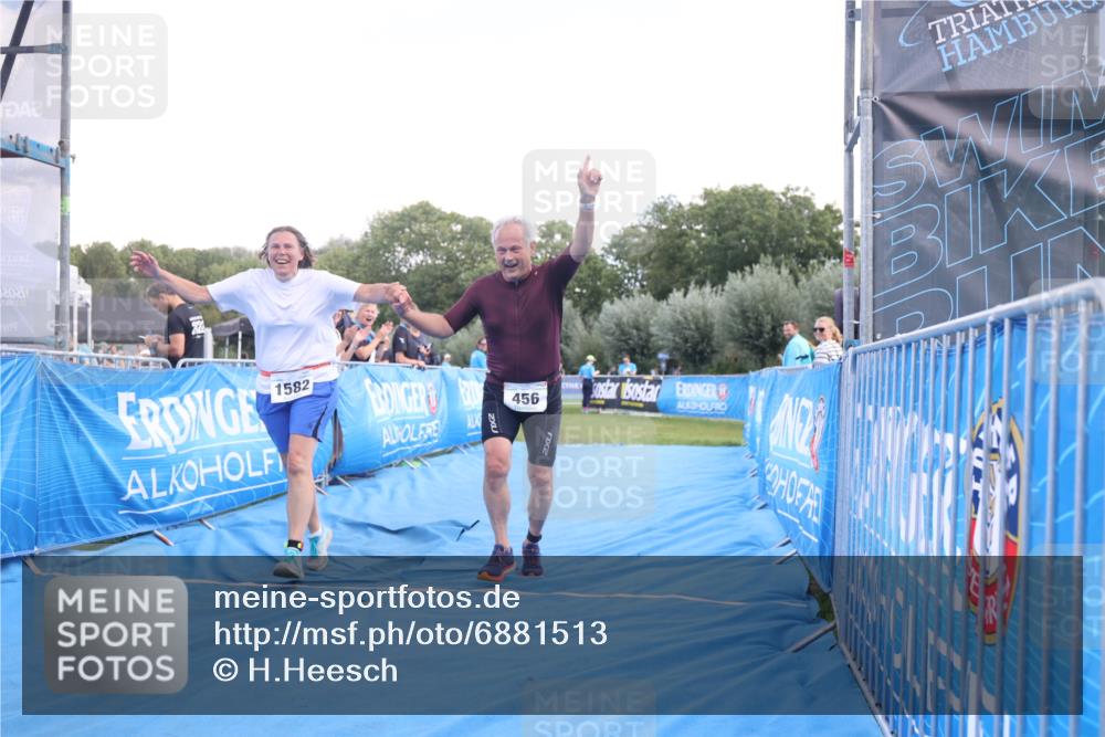 25.08.2024 - Elbe Triathlon Hamburg H.Heesch http://msf.ph/oto/6881513 25.08.2024 12:34:36 Ziel 456, 1582 meine-sportfotos.de