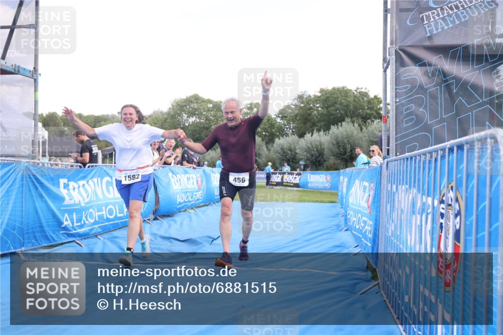 25.08.2024 - Elbe Triathlon Hamburg H.Heesch http://msf.ph/oto/6881515 25.08.2024 12:34:36 Ziel 456, 1582 meine-sportfotos.de