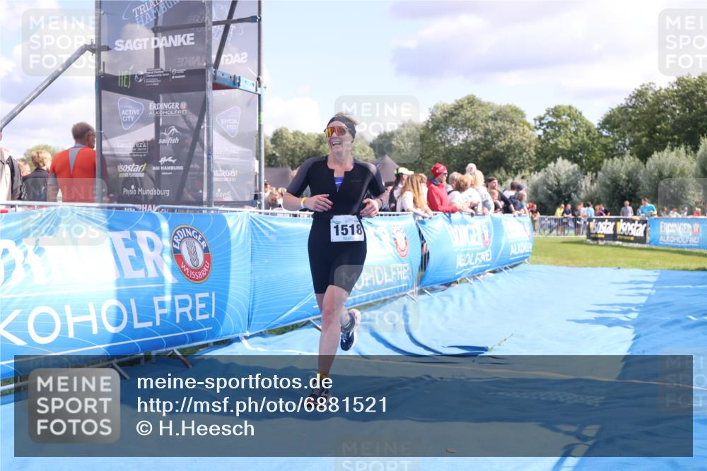 25.08.2024 - Elbe Triathlon Hamburg H.Heesch http://msf.ph/oto/6881521 25.08.2024 11:57:00 Ziel 788, 1492, 1518 meine-sportfotos.de