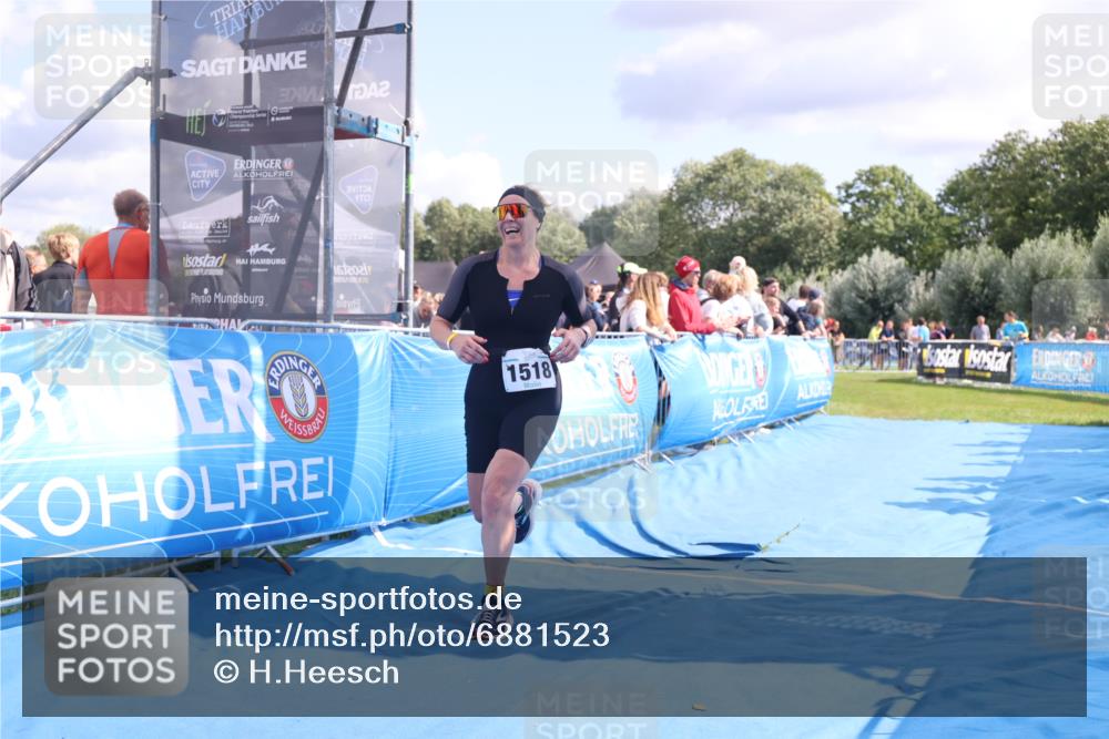 25.08.2024 - Elbe Triathlon Hamburg H.Heesch http://msf.ph/oto/6881523 25.08.2024 11:57:00 Ziel 788, 1492, 1518 meine-sportfotos.de