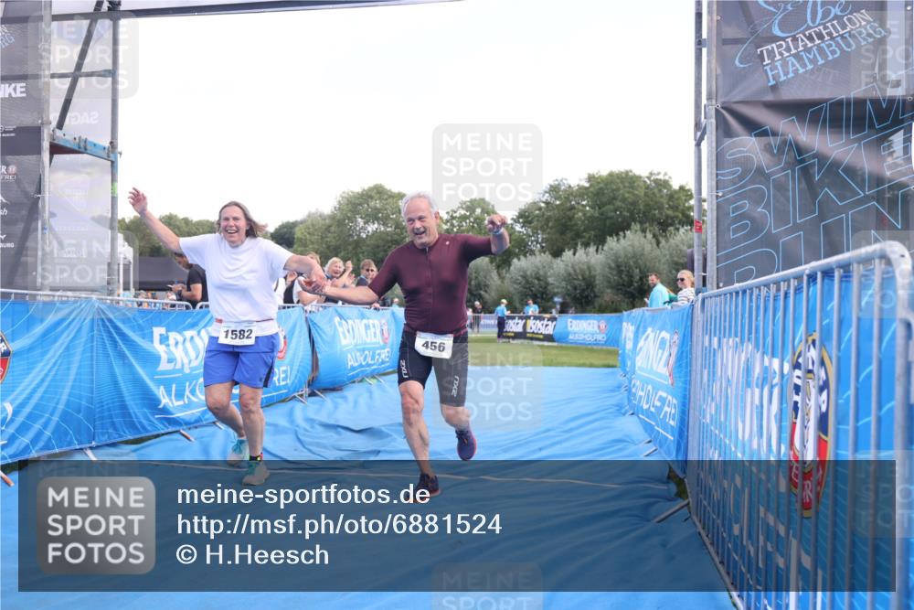 25.08.2024 - Elbe Triathlon Hamburg H.Heesch http://msf.ph/oto/6881524 25.08.2024 12:34:36 Ziel 456, 1582 meine-sportfotos.de