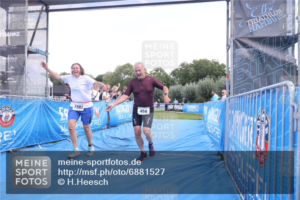 25.08.2024 - Elbe Triathlon Hamburg H.Heesch http://msf.ph/oto/6881527 25.08.2024 12:34:36 Ziel 456, 1582 meine-sportfotos.de