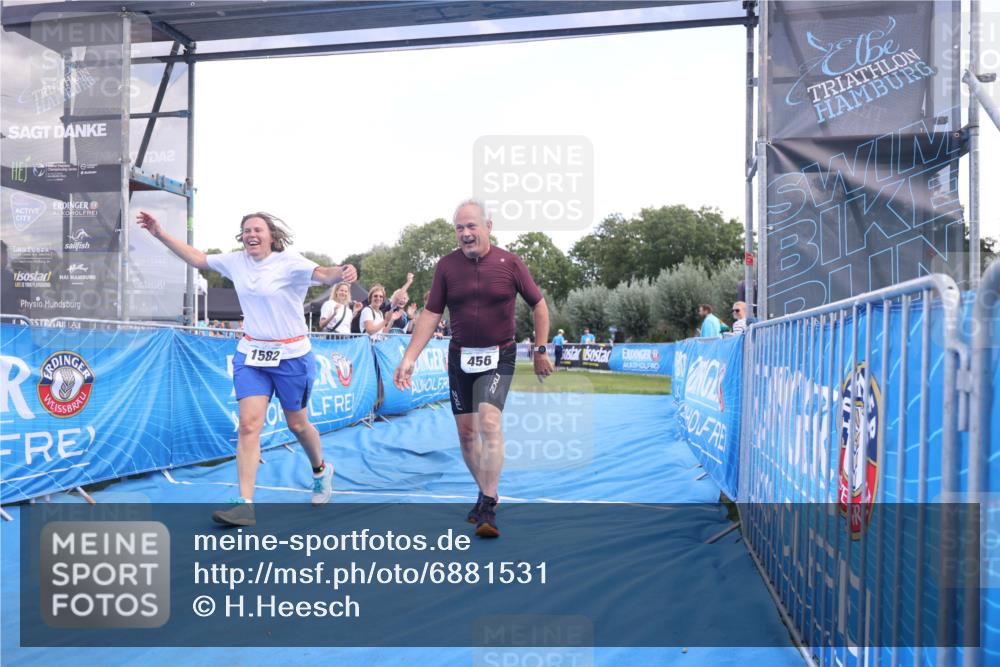 25.08.2024 - Elbe Triathlon Hamburg H.Heesch http://msf.ph/oto/6881531 25.08.2024 12:34:36 Ziel 456, 1582 meine-sportfotos.de