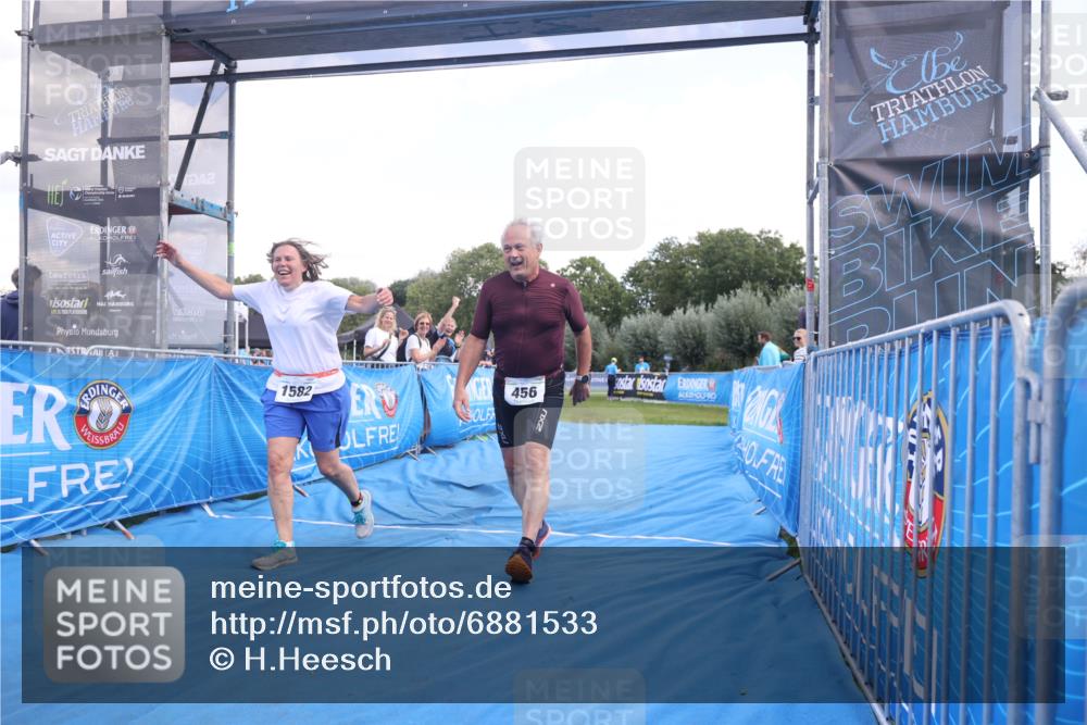 25.08.2024 - Elbe Triathlon Hamburg H.Heesch http://msf.ph/oto/6881533 25.08.2024 12:34:36 Ziel 456, 1582 meine-sportfotos.de